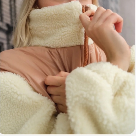 For Love & Lemons Niko Puffer - Picture 3 of 9